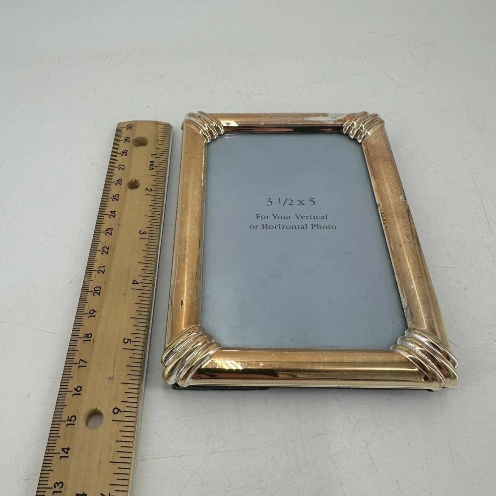 Vintage Two Tone Gold Silver Metal 3.5x5 Picture Frame Ribbed Corners Tabletop